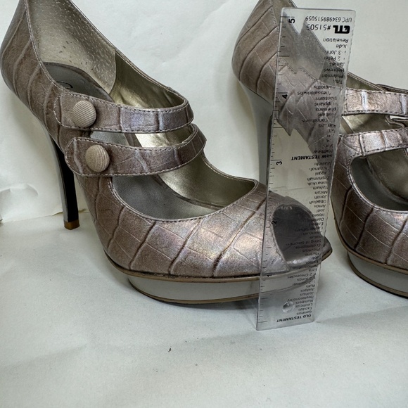 Carlos Santana Platform, Size 6M Peep-toe heels - Picture 2 of 7